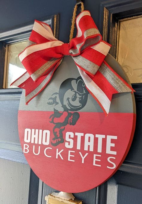 Ohio State Diy, Ohio State Rooms, Ohio State Buckeyes Crafts, Ohio State Wreath, Ohio State Decor, Ohio State Crafts, Buckeye Crafts, Ohio State Gifts, College Diy