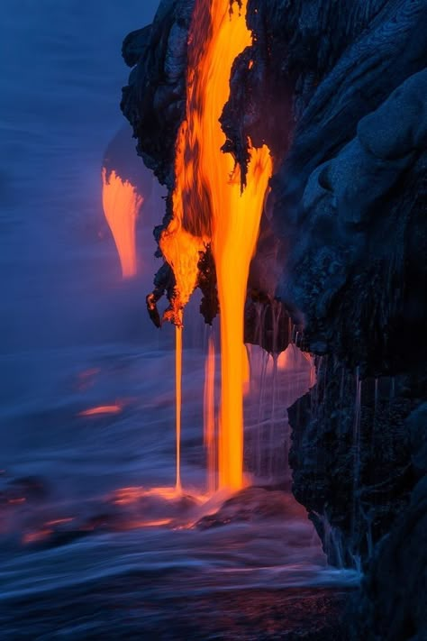 Lava Flow, Glow Sticks, Natural Phenomena, Pics Art, Fantasy Landscape, Amazing Nature, Volcano, Nature Beauty, Mother Earth