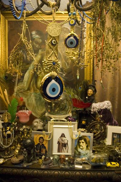 Italian Witch Aesthetic, Italian Folk Magic, Italian Witch, Italian Witchcraft, Modern Altar, Traditional Witchcraft, Folk Magic, High Priestess, Season Of The Witch