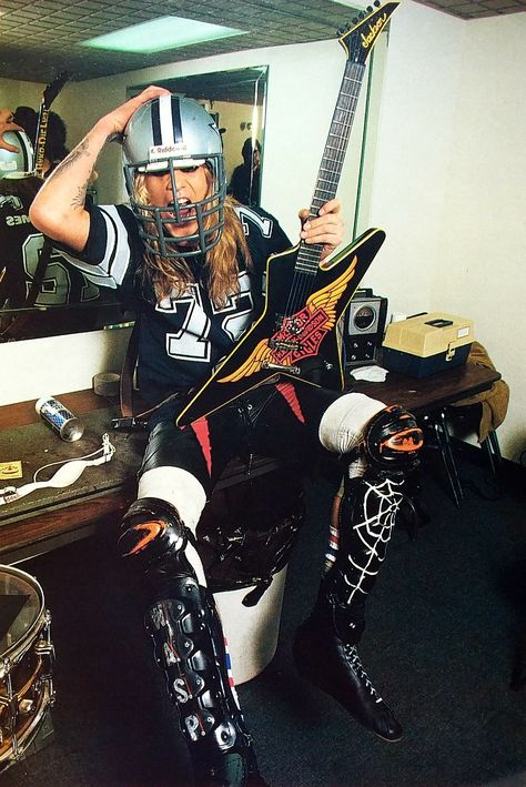 Mean Man Chris Holmes in W.A.S.P.   The Last Command era   #MeanMan #ChrisHolmes #wasp   @WaspFanClub facebook  #WaspFanClub Chris Holmes, King A, A Beast, Gretsch, Wasp, Favorite Person, Master Chief, Heavy Metal, Musician