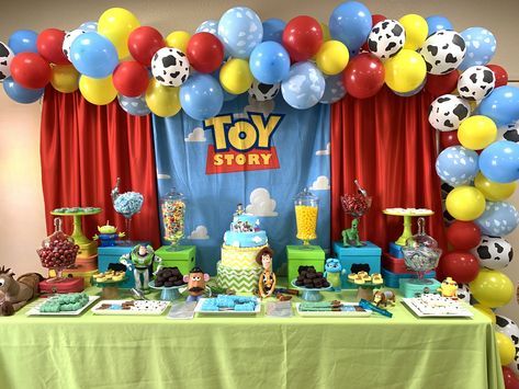 Toy Story Cake Table Decor, Toy Story Birthday Candy Table, Toy Story Candy Table, Toy Story Cake Table, Toy Story Candy Table Ideas, Toy Story Table Decorations, Toy Story Backdrop Ideas, Toy Story Dessert Table, Birthday Candy Table