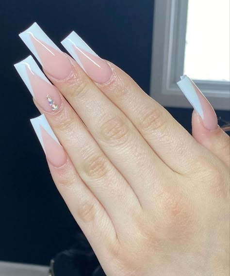 Long French Tip Nails Coffin Glitter, White Nails With Designs Birthday, Triangle French Tip Nails Square, Xxl French Tip Nails, V French Tip Nails Square, Long White French Tip Nails, V Tip French Nails, V Cut French Tip Nails, 16th Birthday Nails