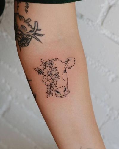 Farmer Tattoo, Animal Lover Tattoo, Anklet Tattoos For Women, Cute Ankle Tattoos, Animal Tattoos For Women, Tattoos 2023, Cow Tattoo, Country Tattoos, Single Needle Tattoo