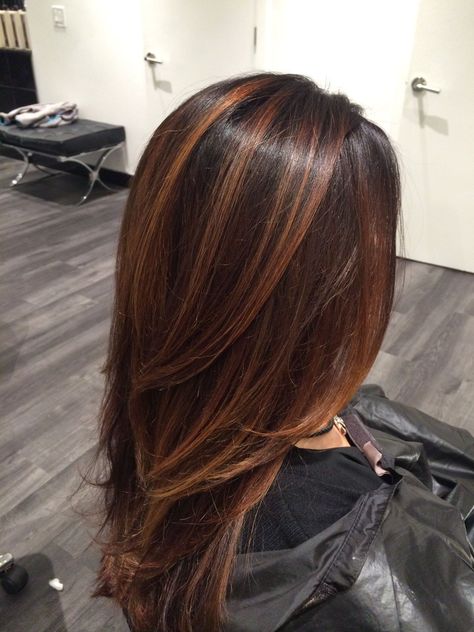 Hair Color Flamboyage, Red Highlights, Brown Hair Balayage, Dark Brown Hair Color, Winter Hair Color, Long Brown Hair, Hair Color Highlights, Brown Hair With Highlights, Hair Painting