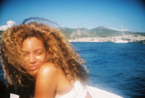 Beyonce 2000's, Beyonce Instagram, Beyoncé Giselle Knowles-carter, Beyoncé Giselle Knowles, Online Photo Gallery, Beyonce Queen, Beyonce And Jay, Celebrity Travel, Celebrity Beauty