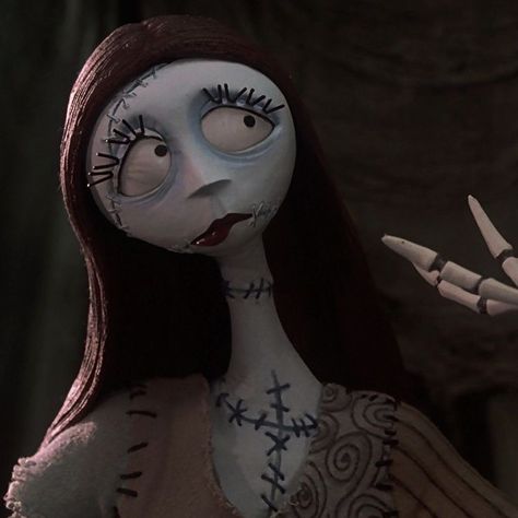 Nightmare Before Christmas Matching Pfp, Nightmare Before Christmas Pfp, Pfp 2000s, Tim Burton Art, Tim Burton Films, Christmas Matching, 2000s Movies, The Nightmare Before Christmas, The Nightmare