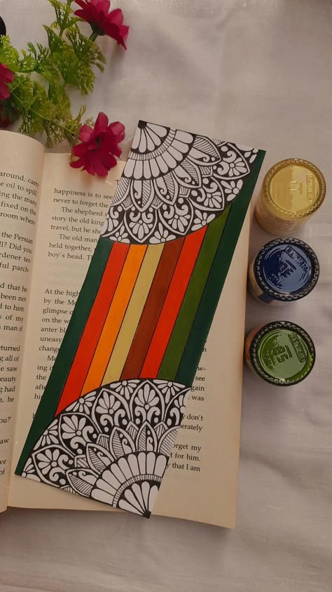 K Mandala Art, Mandala Art For Bookmarks, Mandala Art Bookmark, Mandala Bookmark, Mandala Book, Handmade Bookmarks Diy, Easy Mandala Drawing, Mandala Art Therapy, Simple Mandala