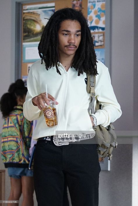 Luka Sabbat Grownish, Grownish Outfits, Luca Sabbat, Lukka Sabbat, Luka Sabbat, Grown Ish, Black Men Hairstyles, Corte De Cabelo Masculino, Popular Shows