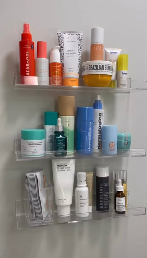 Skin Care Wall, Aesthetic Skincare Organization, Acrylic Wall Shelf, College Dorm Room Inspiration, Small Room Makeover, Apple Watch Fashion, Bathroom Organization Diy, Aesthetic Skincare, Desk Inspiration