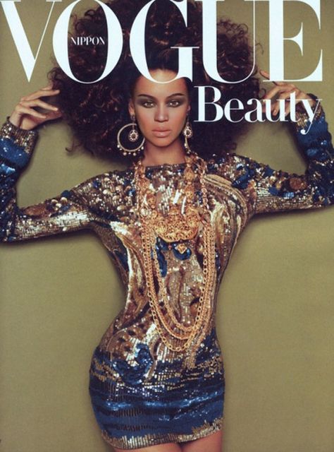 Beyonce & Alessandra Ambrosio Cover Vogue Magazine. afro, natural hair, african hair, big hair. Beyonce Vogue, Vogue Magazine Covers, Beyoncé Giselle Knowles, Fashion Magazine Cover, Vogue Beauty, Fashion Cover, Vogue Covers, Vogue Japan, We Are The World