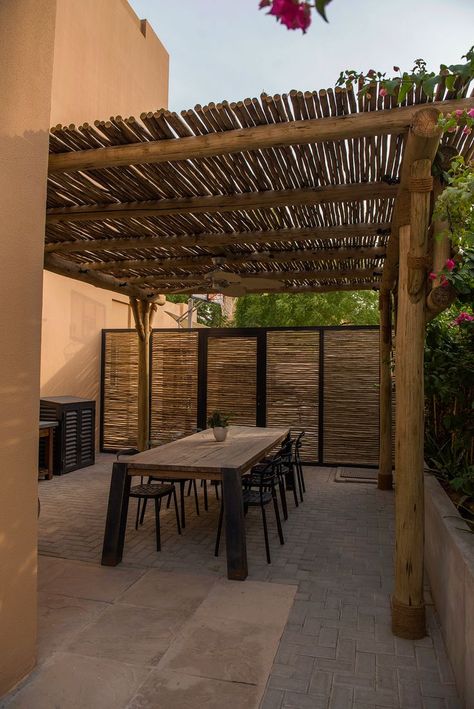 A semi-shaded pergola will add soft shade and natural elegance to your outdoor landscape. Wooden Shades Outdoor, Shade Roof Ideas, Outdoor Sun Shade Ideas, Outdoor Shading Ideas, Southwestern Pergola, Wooden Canopy Outdoor, Natural Pergola, Shaded Pergola, Pergola Shade Ideas