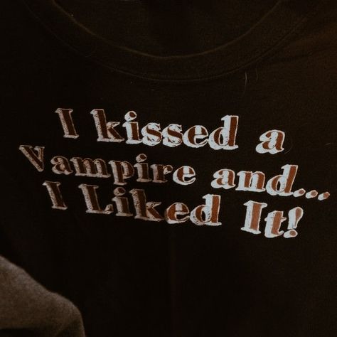 Modern Vampires, Cold Girl, Vampire Stories, Wizards Of Waverly Place, Isabelle Lightwood, Buffy Summers, Interview With The Vampire, Vampire Hunter, Holly Black