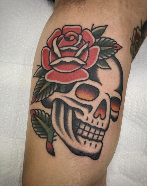 American Traditional Skull And Rose, Trad Skull Tattoo, American Traditional Tattoos Skull, Traditional Skull Tattoo Design, American Traditional Skull Tattoo, Traditional Skulls, American Traditional Skull, Skull Traditional Tattoo, Traditional Skull Tattoo