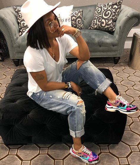 Night Out Outfit Sneakers Style, Mini Skirt And Sneakers Outfit Black Women, Hood Classy Outfits, Fedora Hat And Sneakers Outfit, Denim And Sneakers Outfit, Night Out Outfit With Sneakers, Casual Fall Outfits With Sneakers, Rasheeda Frost Fashion Outfits, Outfits With Fedora Hats