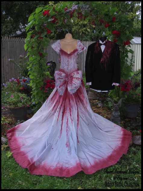 Tim Burton Wedding, Upcycled Wedding, Popular Wedding Dress, Murdoc Niccals, Wedding Dress Costume, Halloween Bride, Vampire Dress, Popular Wedding Dresses, Bridal Gowns Vintage