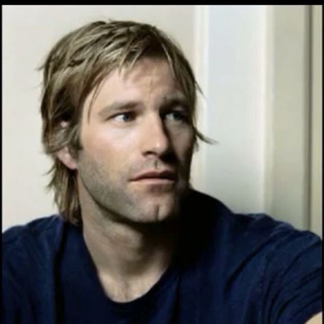 Aaron Eckhart Aaron Eckhart, Harvey Dent, Imaginary Boyfriend, Male Actors, Stage Actor, Blonde Guys, Beautiful Man, Hot Actors, Man Crush