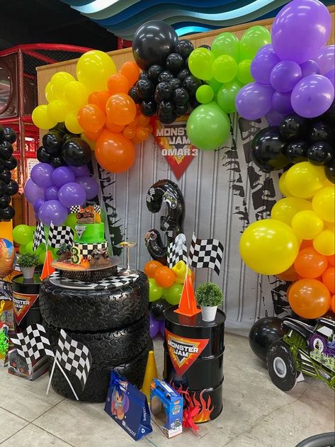 Monster Truck Desert Table, Monster Jam Backdrop Ideas, Monster Jam Party Centerpieces, Monster Trucks Party Ideas, 2nd Birthday Monster Trucks, Monster Truck Theme 3rd Birthday Party, Monster Jam 2nd Birthday, Grave Digger Birthday Party Ideas, Monster Trucks Birthday Party Ideas