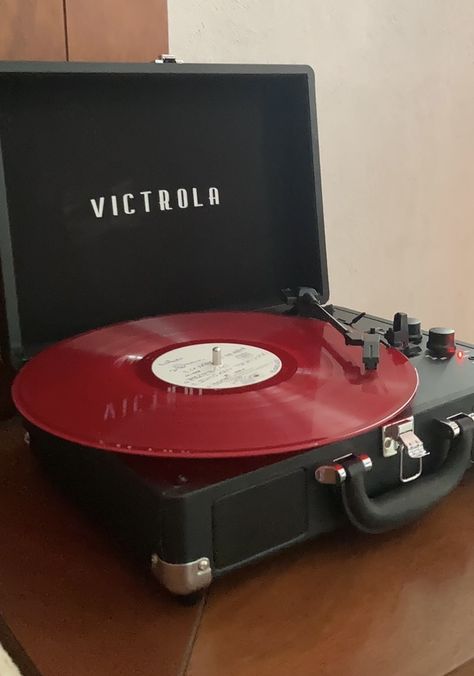 Red Vinyl Aesthetic, Motomami Aesthetic, Record Player Aesthetic, Red Record, Vintage Aesthetic Room, Vinyl Aesthetic, Vinyl Player, Big Little Gifts, Red Vinyl