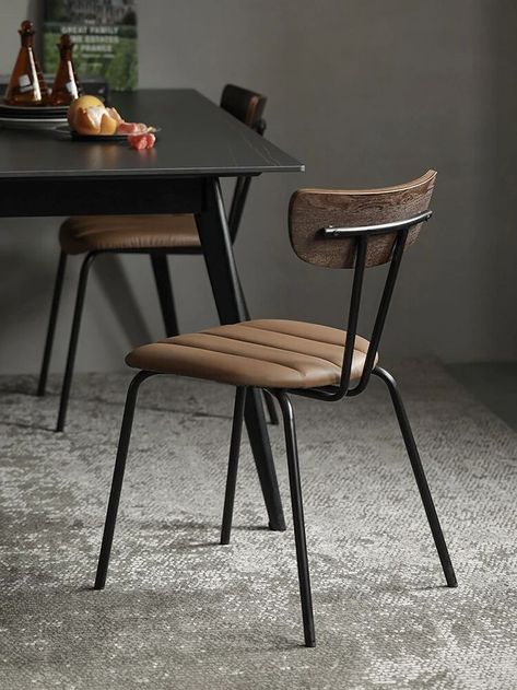 Bun Maska, Metal Cafe Chairs, Coworking Design, Chairs For Bedroom, Iron Furniture Design, Designer Chair, Luxury Dining Chair, Love Chair, Chair Metal