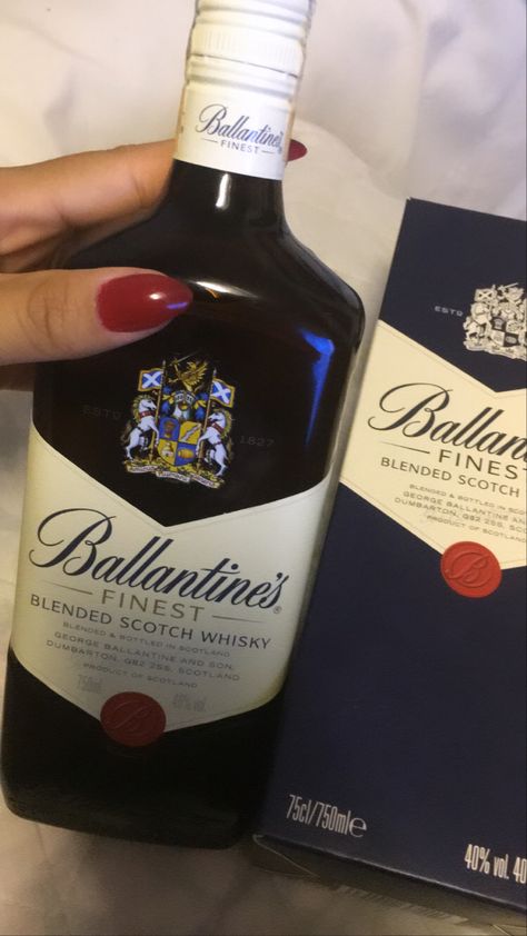 Ballentine Whisky Snap, Ballantines Whisky, Blended Scotch Whisky, Scotch Whisky, Rosé Wine Bottle, Red Wine, Liquor, Alcoholic Drinks, Wine Bottle