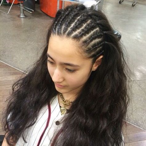 Brades Hair, Corn Roll Hair Styles, Half Braids, Rave Hair, Quick Braided Hairstyles, Hairdos For Curly Hair, Front Hair Styles, Braid In Hair Extensions, Penteado Cabelo Curto