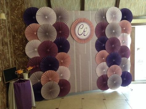 Paper Rosette Backdrop, Decorated Wall, Paper Rosettes, Ganpati Decoration Design, Birthday Party Theme Decorations, Baby Shower Decorations For Boys, Paper Backdrop, Paper Flower Backdrop, Giant Paper Flowers