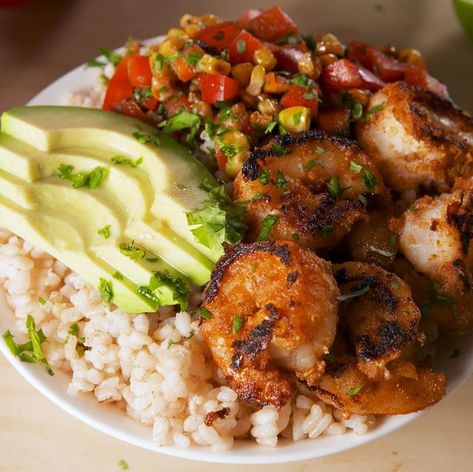 Shrimp And Rice Bowl, Shrimp Bowl Recipe, Low Cal Dinner, Shrimp Bowls, Shrimp Bowl, Oven Roasted Salmon, Rice Bowl Recipe, Coconut Lime Chicken, Blackened Shrimp