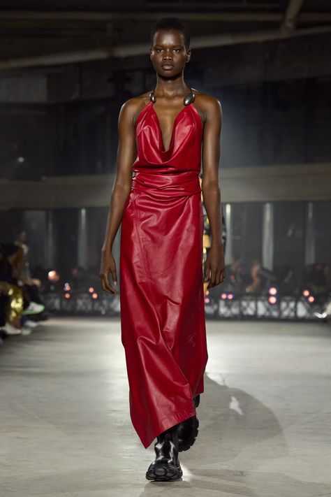 Nyfw Runway, Fall 2023 Ready To Wear, Leather Midi Dress, 2023 Ready To Wear, Jonathan Simkhai, Red Outfit, Fall 2023, Leather Dress, Bold Fashion