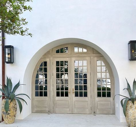 Round Exterior Door, Arc Door, Arched Barn Door, Arched French Doors, Arched Front Door, Modern English Country, Traditional Front Doors, Garage Door Types, Exterior Front Doors