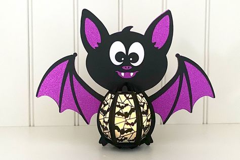 Cricut Lantern Projects, Halloween Lantern Svg Free, Free Lantern Svg, Easter Teacher Appreciation, Bat Outline, Lantern Template, Cricut Images, Circuit Ideas, Projets Cricut