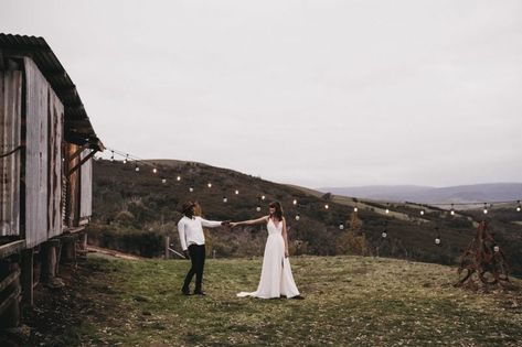 farm shed wedding Shearing Shed Wedding, Farm Wedding Australian, Australian Elopement, Autumn Editorial, Shearing Shed, Autumn Wedding Inspiration, Shed Wedding, Wedding Farm, Farm Shed