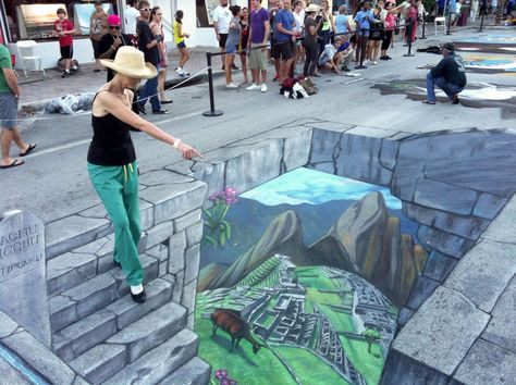 Breathtaking 3D Sidewalk Art To Be Enjoyed By All 3d Sidewalk Chalk Art, 3d Sidewalk Art, Street Painter, 3d Street Painting, Chalk Artist, معرض فني, Pavement Art, 3d Chalk Art, Sidewalk Chalk Art