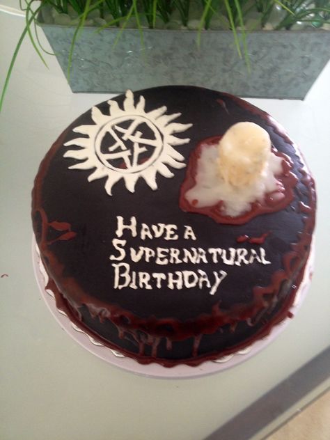 Supernatural cake Fandom Cakes, Supernatural Cake, Supernatural Birthday, Supernatural Party, Teacher Cakes, Supernatural Quotes, Square Cake, Supernatural Tv Show, Supernatural Memes