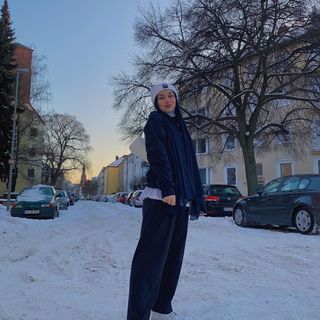 Beanie Outfit, Hijabi Fits, Hijab Aesthetic, Hijabi Fashion Casual, Trip Outfits, Casual Hijab Outfit, Hijabi Outfits, Hijab Fashion Inspiration, Outfit Hijab