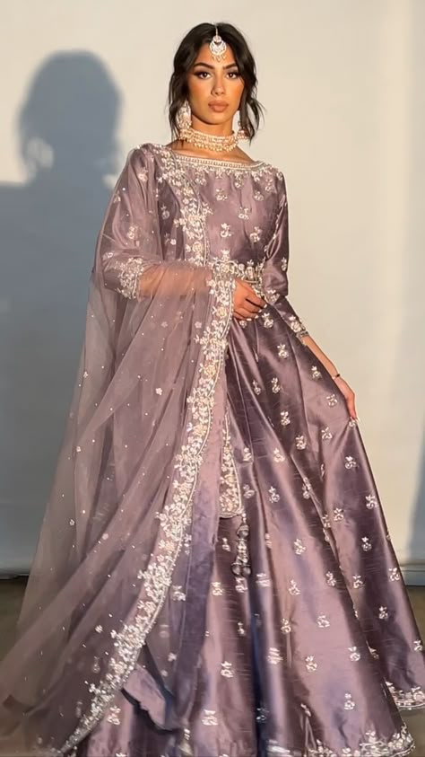 Purple Pakistani Outfit, Modest Asian Wedding Dresses, Lilac Wedding Dress Pakistani, Outfit Ideas For Reception, Modest Desi Wedding Dresses, Lavender Desi Dress, Lilac Desi Dress, Lilac Nikkah Dress, Lilac Pakistani Outfit