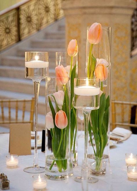 Spring Wedding Centerpieces, Easter Dinner Table, Wedding Flowers Tulips, Cheap Wedding Centerpieces, Floating Candle Centerpieces, Spring Centerpiece, Unique Wedding Flowers, Wedding Floral Centerpieces, Elegant Centerpieces