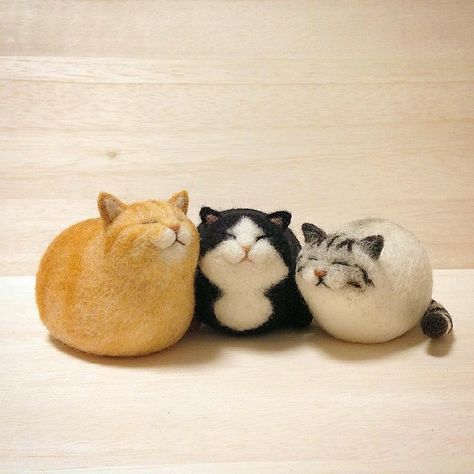 Tovad Ull, Felt Toys Patterns, Needle Felted Cat, Tanah Liat, Needle Felting Projects, The Toys, Felting Tutorials, Felt Cat, Felt Patterns