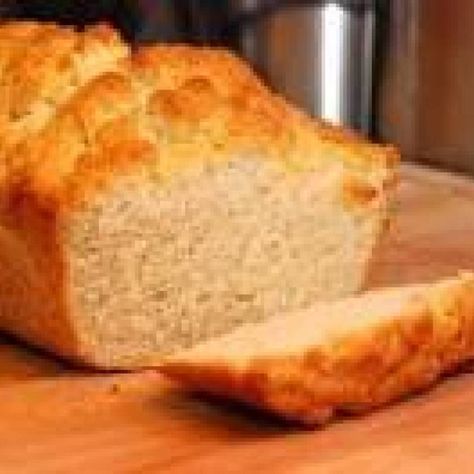 Beer Bread Simple Beer Bread, Tastefully Simple Beer Bread, Homemade Beer Bread, Fondue Night, Beer Bread Recipe, Homemade Baked Bread, Soup Homemade, Homemade Beer, Homemade Soda