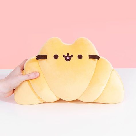 Pusheen Croissant, Cat Croissant, Pusheen Shop, Pusheen Plush, Pusheen Cute, Cute Squishies, Pusheen Cat, Hello Kitty Characters, Kawaii Plush