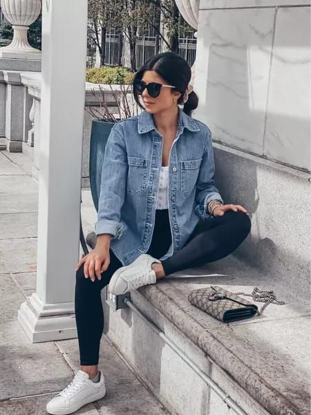 Oversized denim shirt jacket is perfect for a casual fall outfit. Oversized Shirt As Jacket, How To Style Denim Shacket, Denim Shirt And Denim Jeans Outfit, Levi Denim Shirt Outfit Women, Denim Jacket Looks For Women, Casual Denim Shirt Outfit, 2023 Denim Jacket, Oversized Jean Jacket Outfits Spring, Denim Button Up Shirt Outfit Summer