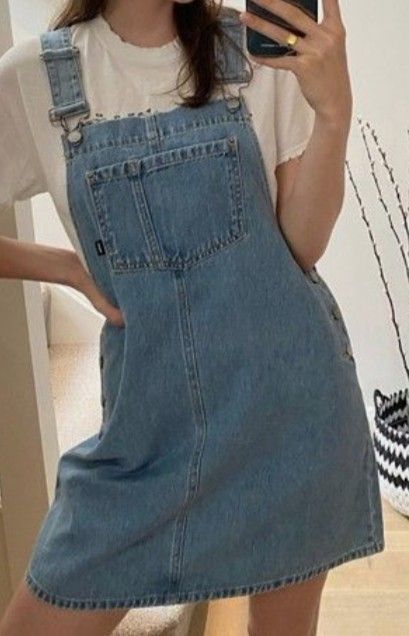 Jumpsuit Frock, Dangri Dress, Navratri Ideas, Outfits 2000s, Jeans Outfit Casual, Diy Clothes Life Hacks, Kawaii Fashion Outfits, Designer Dresses Casual, Quick Outfits