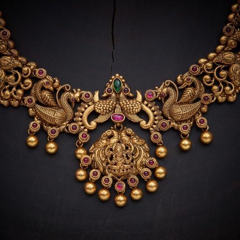 Indian Bridal Jewelry Types You Must Check To Have An Elegant Look Temple Jewellery Gold Necklaces, Temple Necklace Jewellery, Lalitha Jewellery Collections, Temple Jewelry Necklace Jewellery Designs, Antique Necklace Gold Indian Temple Jewellery, Temple Jewelry Necklace Antique Gold, Malabar Gold Jewellery Necklaces Antique, Jwellery Design Indian Jewelry Necklace, Unique Gold Necklace Designs