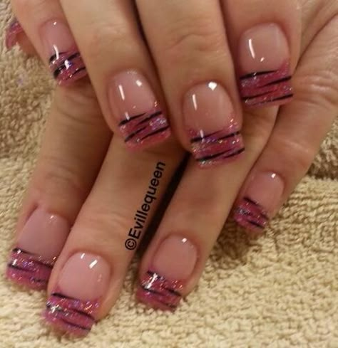 Pink And Black French Tips, Animal French Tip Nails, Cute French Tip Nails Designs, Black French Tip Designs, Short Gyaru Nails, Mcbling Nails Short, Short Mcbling Nails, Scene Nails, Hot Pink 2000s Nails