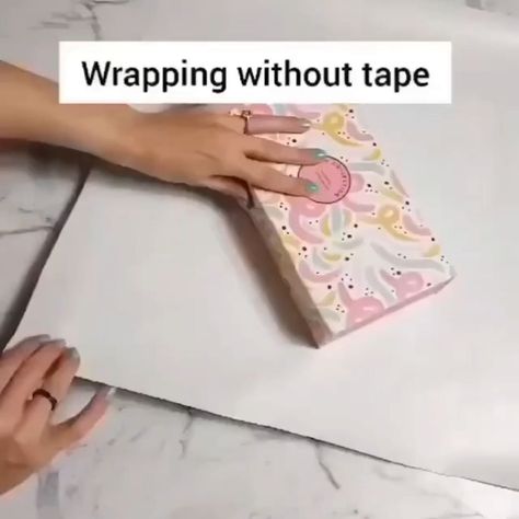 Fold Sweaters, Rapping Gifts, How To Fold Sweaters, Craft Icon, Christmas Gift Wrapping Diy, Gift Wrapping Tutorial, Japanese Gift Wrapping, Japanese Wrapping, Gift Wrapping Techniques