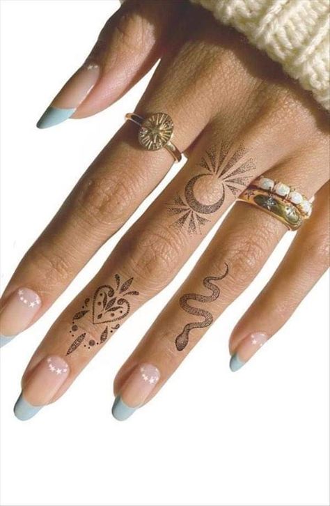 Small Finger Tattoo, Tattoos Ring, Small Tattoo Design, Tattoo Main, Buffalo Tattoo, Font Tato, Women Angel, Toe Tattoos, Tattoos Hand