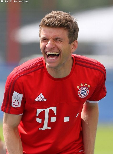 Thomas Muller Pfp, Thomas Muller Wallpapers, Muller Bayern, Liverpool Football Club Players, Milan Football, Thomas Muller, Thomas Müller, Dfb Team, Bayern Munchen