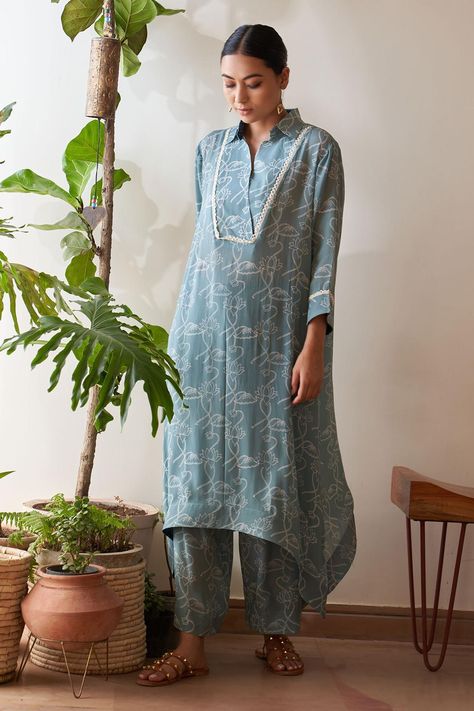 Cotton Dress Pattern Indian, Cotton Dress Pattern, Kaftan Designs, Simple Kurta Designs, Simple Kurti Designs, Kurti Designs Latest, Long Kurti Designs, Cotton Kurti Designs, Kurti Neck Designs