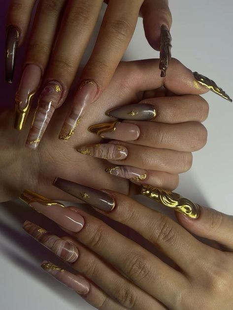 Gold Brown Nails Design, Sun Inspired Nails, Gold Brown Nails, Brown And Gold Nails Designs, Artsy Nails Designs, Brown Gold Nails, Greek Goddess Nails, Brown And Gold Nails, Club Nails