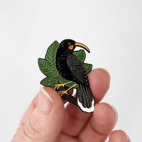 📍Pins pins and more pins! My new enamel pins are up on my website now 🙌 I now have six birds in my range and hope to keep adding more. My problem is what bird to choose next, I love all our native birds so much! I hope you like these new pins and thanks for putting up with me talking about pins so much 🙃 What Is A Bird, Illustrators On Instagram, New Pins, Me Now, My Website, I Hope You, Enamel Pins, Birds, Range