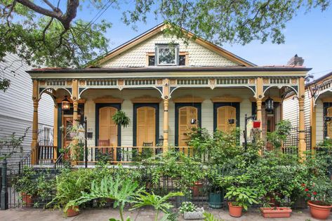 Creole Cottage House Plans, American Cottage, New Orleans Architecture, Creole Cottage, Shotgun House, Louisiana Homes, New Orleans Homes, Southern Comfort, Cottage House Plans